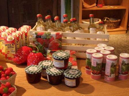 Marmeladen u. Erdbeeren