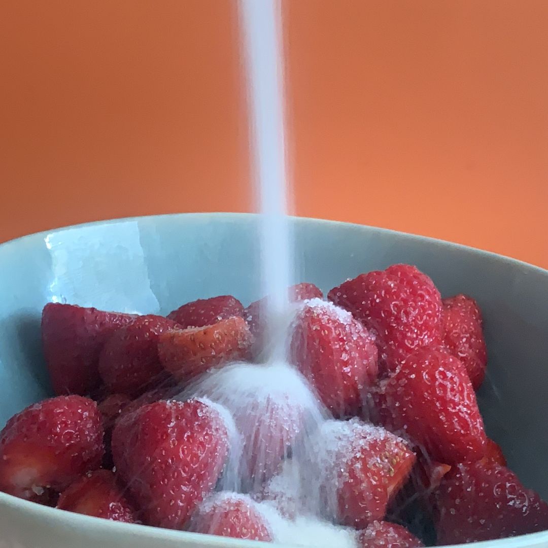 Einzuckern von Erdbeeren