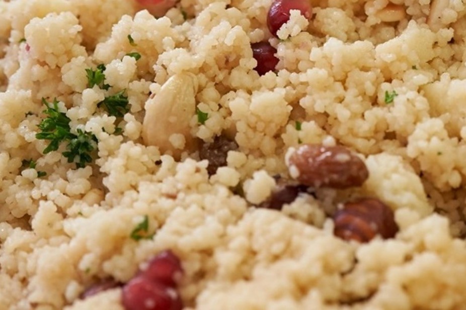 Couscous mit getrockneten Früchten 