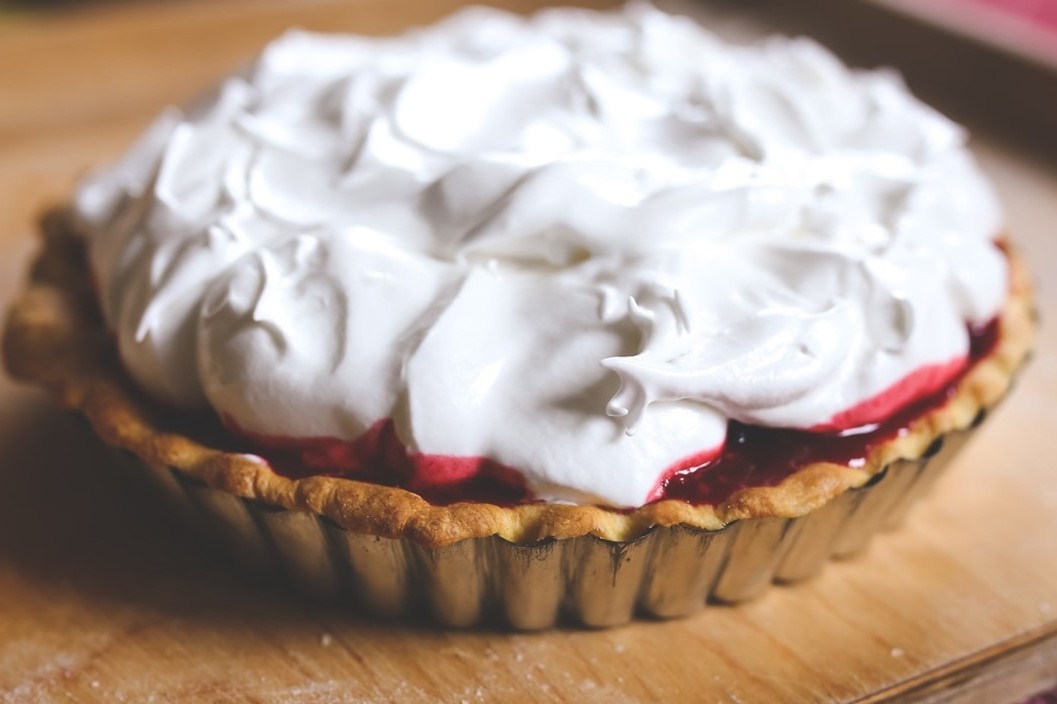 Erdbeer Baiser Torte
