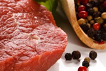 Rindfleisch mit Pfeffer für einen Rinderbraten mit grünem Pfeffer