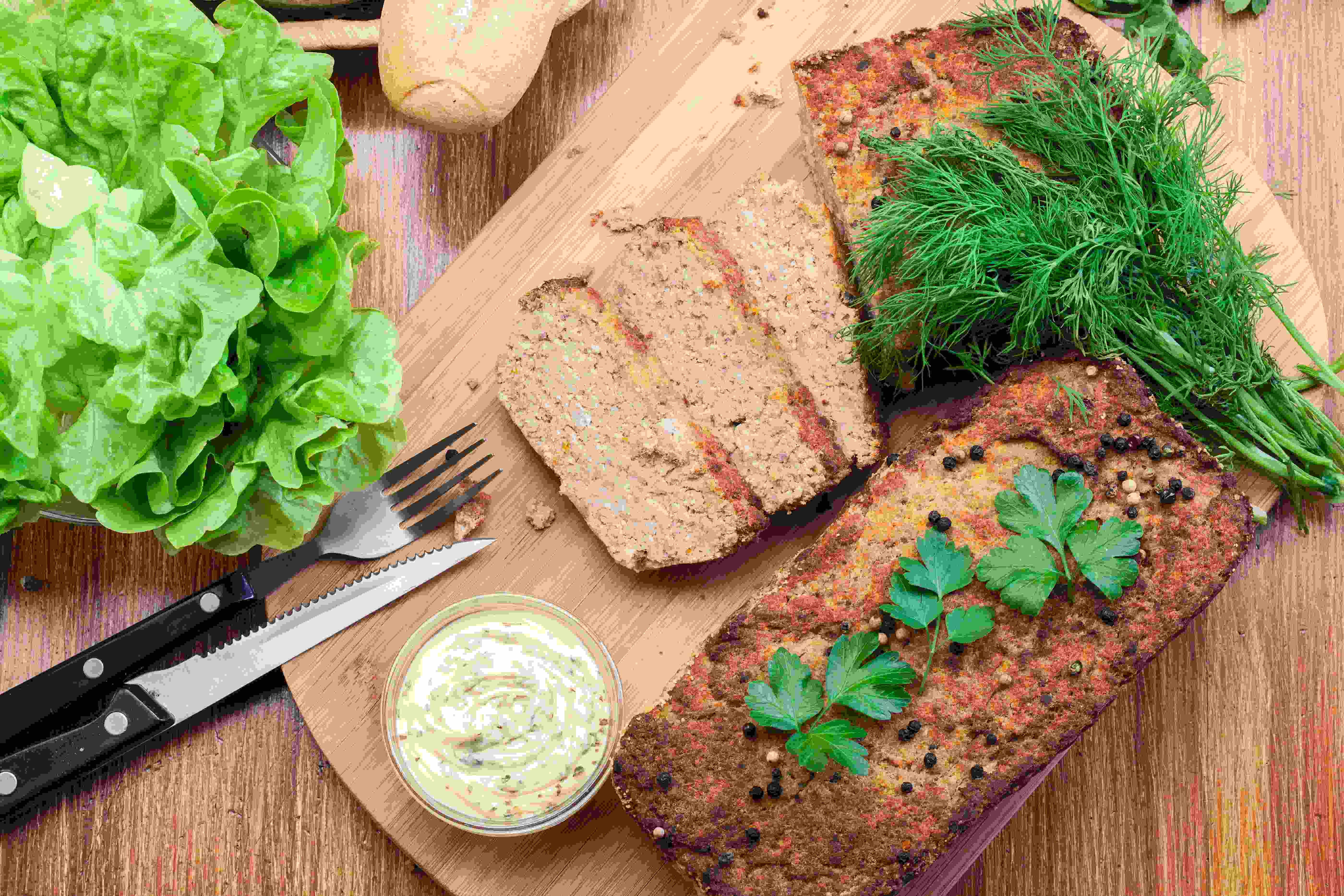 Senf-Kräuter-Hackbraten